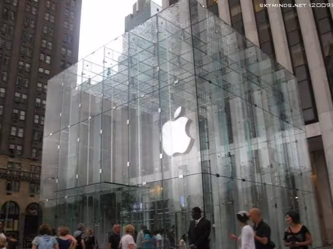 New York City : 5th Avenue, Rockefeller Center, St Patrick's Cathedral, Flatiron Building, Madison Square Park, Shake Shack's, Little Italy, Soho, Greenwich Village, Time Square photo 29