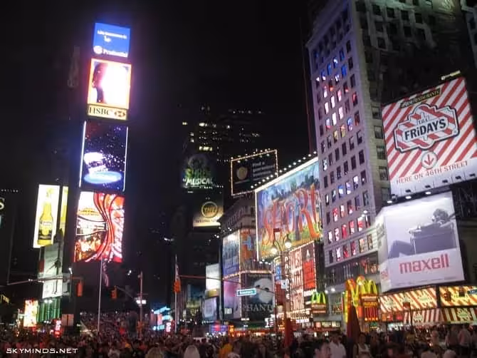 New York City : 5th Avenue, Rockefeller Center, St Patrick's Cathedral, Flatiron Building, Madison Square Park, Shake Shack's, Little Italy, Soho, Greenwich Village, Time Square photo 3