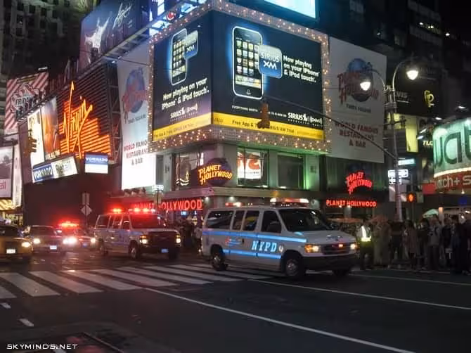 New York City : 5th Avenue, Rockefeller Center, St Patrick's Cathedral, Flatiron Building, Madison Square Park, Shake Shack's, Little Italy, Soho, Greenwich Village, Time Square photo 2
