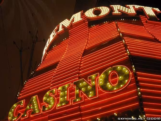 Las Vegas : the Fremont Street Experience - Summer of 69 photo 3