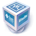 virtualbox-logo Illustration en 3D d'un cube avec différents logos de logiciels : une forme d'onde, le symbole des microsystèmes solaires et la marque VirtualBox, représentant un mélange d'audio, d'informatique et de virtualisation.
