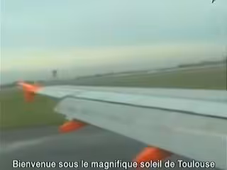 L'hôtesse de l'air EasyJet photo
