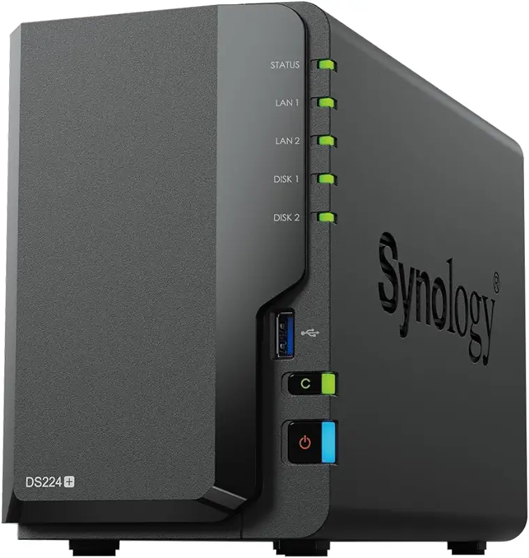 Le NAS Synology s'affiche sur un fond blanc.