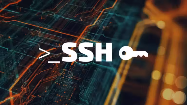 Illustration numérique avec des motifs de circuits géométriques dans les tons sarcelle et orange. Au premier plan, un texte blanc indique "SSH" avec un symbole d'invite de terminal à gauche et une icône de clé à droite, évoquant SSH-Audit et les étapes pour sécuriser le serveur SSH.