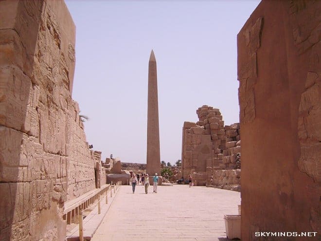 Louxor : temple de Karnac, musée du papyrus, bords du Nil, mine d'albâtre, Vallée des Rois et temple de Medinet Habu photo 18