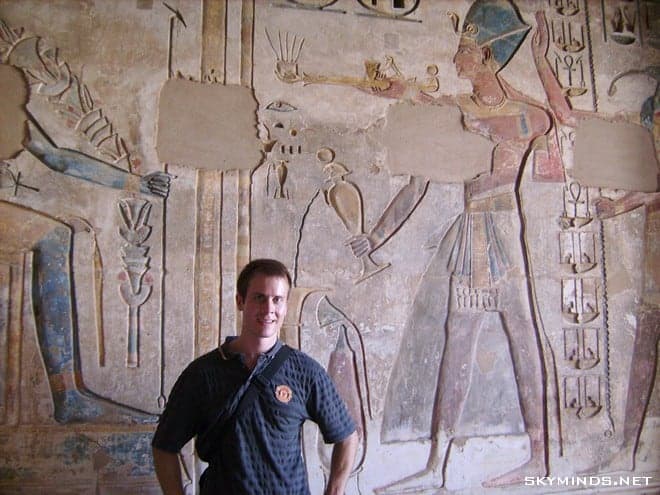 Louxor : temple de Karnac, musée du papyrus, bords du Nil, mine d'albâtre, Vallée des Rois et temple de Medinet Habu photo 1