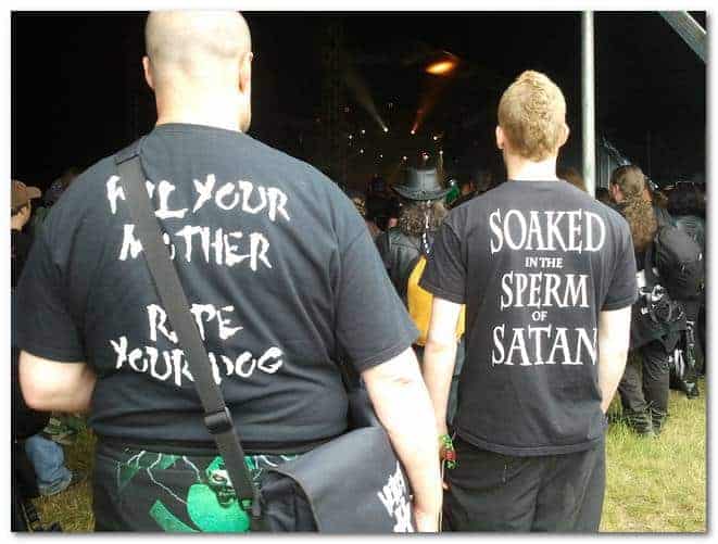 hellfest-2013-people-weird-shirts