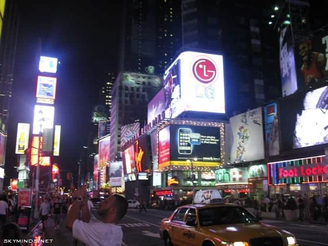 New York City : 5th Avenue, Rockefeller Center, St Patrick's Cathedral, Flatiron Building, Madison Square Park, Shake Shack's, Little Italy, Soho, Greenwich Village, Time Square photo